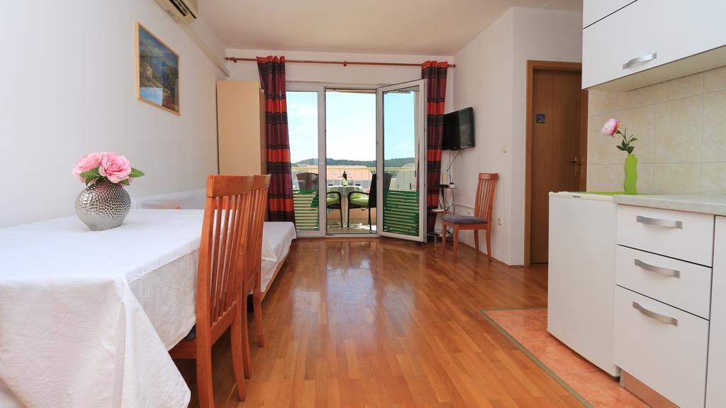 Central Beach Apartment Makarska Ngoại thất bức ảnh